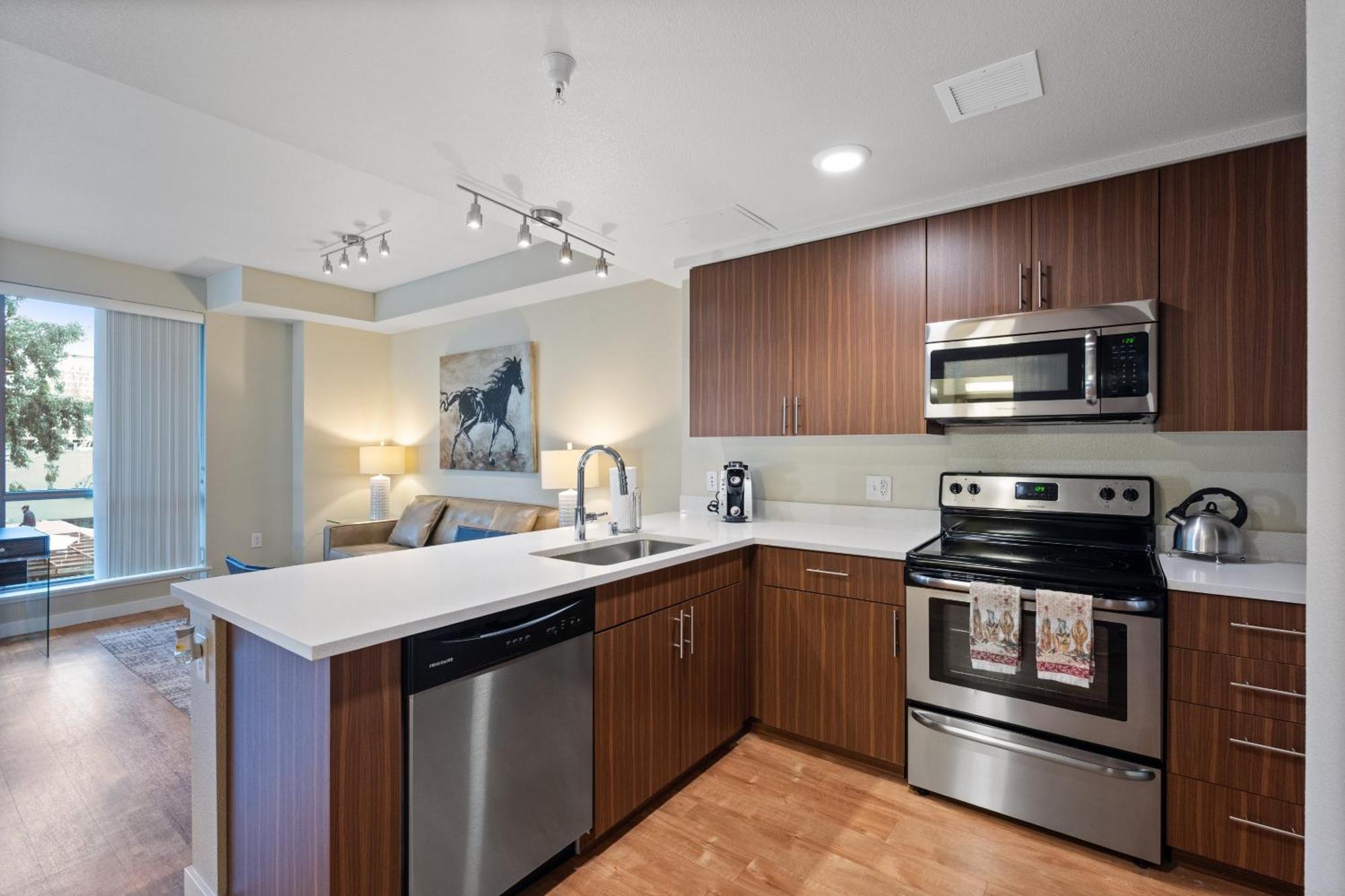 Global Luxury Suites San Jose Downtown エクステリア 写真