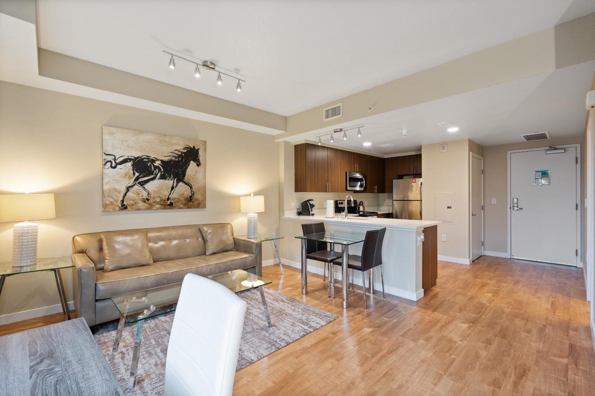 Global Luxury Suites San Jose Downtown エクステリア 写真